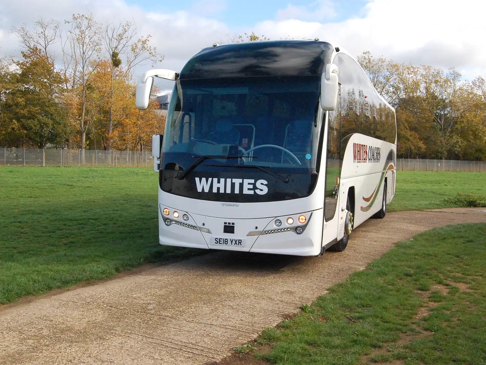 whites-coaches-se18